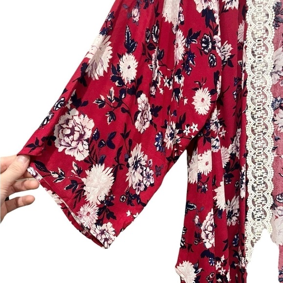 Torrid Red Floral and Lace Kimono Flowy Long Size 00/0 or 10/12 Boho Festival - Picture 3 of 9